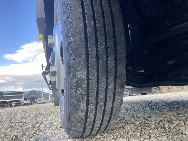 キャンター ２．６ｔ積・積載車・ラジコン・カスタム・５ＭＴ　２．６ｔ積・積載車・ラジコン・カスタム・ＮＥ０５（同年式）・メッキパーツ・ミツビシナビ・ＥＴＣ・ウィンチ・車検８年１０月まで・荷台内寸　Ｌ５７１０　Ｗ２０６０（47枚目）