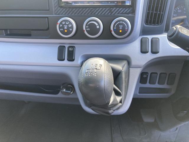 キャンター ２．６ｔ積・積載車・ラジコン・カスタム・５ＭＴ　２．６ｔ積・積載車・ラジコン・カスタム・ＮＥ０５（同年式）・メッキパーツ・ミツビシナビ・ＥＴＣ・ウィンチ・車検８年１０月まで・荷台内寸　Ｌ５７１０　Ｗ２０６０（56枚目）