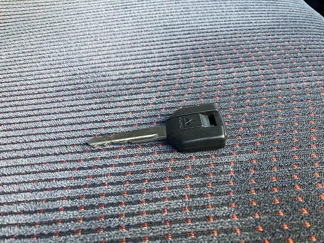 キャンター ２．６ｔ積・積載車・ラジコン・カスタム・５ＭＴ　２．６ｔ積・積載車・ラジコン・カスタム・ＮＥ０５（同年式）・メッキパーツ・ミツビシナビ・ＥＴＣ・ウィンチ・車検８年１０月まで・荷台内寸　Ｌ５７１０　Ｗ２０６０（60枚目）