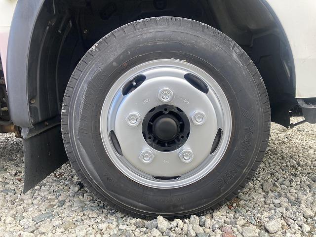 ダイナトラック 2t積・セミロング・平ボディ・AT車 2t積・セミロング・平ボディ・AT車・プリクラッシュセーフティ・車線逸脱警報装置・イクリプスナビ・ETC・床フック2対・サポートゲート・スチール横ネタ・荷台内寸 L3566 W1608 H361(42枚目)