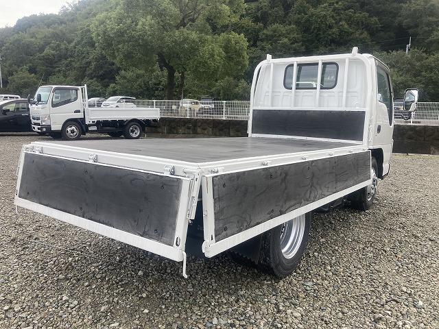 エルフトラック 3t積・平ボディ 3t積 平ボディ AT 荷台鉄板張り メッキパーツ 電悪ミラー ASR バイザー マット 荷台内寸 L3127 W1626 H386(11枚目)