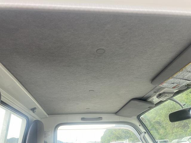 エルフトラック 3t積・平ボディ 3t積 平ボディ AT 荷台鉄板張り メッキパーツ 電悪ミラー ASR バイザー マット 荷台内寸 L3127 W1626 H386(25枚目)