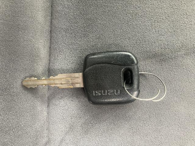 エルフトラック 3t積・平ボディ 3t積 平ボディ AT 荷台鉄板張り メッキパーツ 電悪ミラー ASR バイザー マット 荷台内寸 L3127 W1626 H386(32枚目)