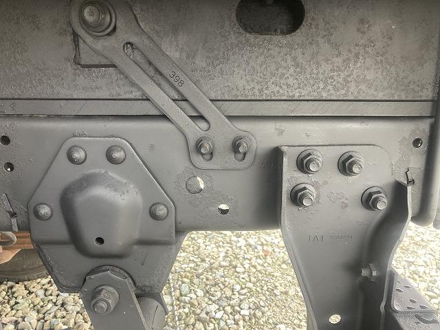 エルフトラック 3t積・平ボディ 3t積 平ボディ AT 荷台鉄板張り メッキパーツ 電悪ミラー ASR バイザー マット 荷台内寸 L3127 W1626 H386(34枚目)