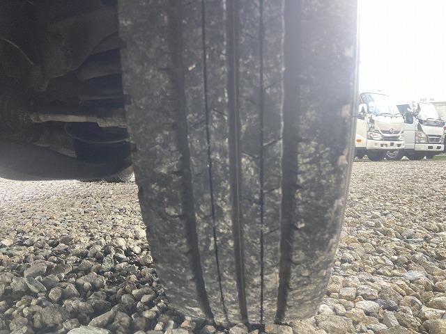 エルフトラック 3t積・平ボディ 3t積 平ボディ AT 荷台鉄板張り メッキパーツ 電悪ミラー ASR バイザー マット 荷台内寸 L3127 W1626 H386(44枚目)