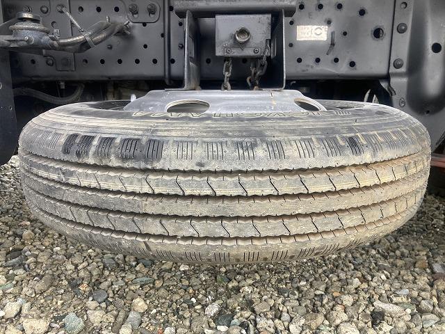 エルフトラック 3t積・平ボディ 3t積 平ボディ AT 荷台鉄板張り メッキパーツ 電悪ミラー ASR バイザー マット 荷台内寸 L3127 W1626 H386(47枚目)