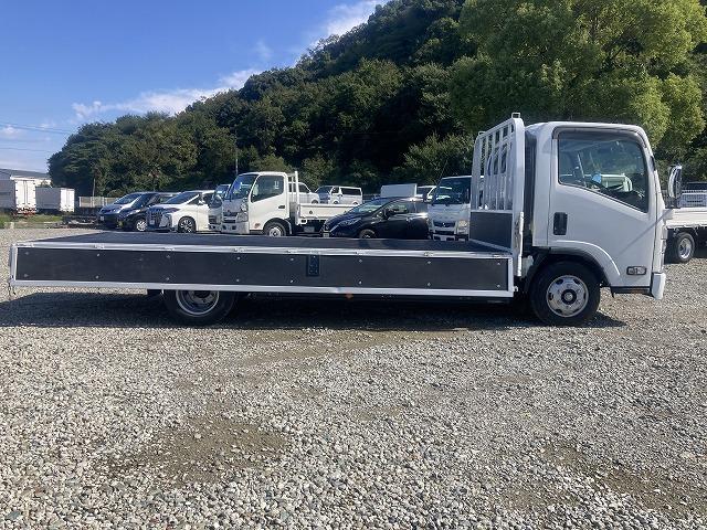 タイタントラック ２ｔ積・ワイド・超ロング・平ボディ・ＡＥＢＳカメラ　２ｔ積　ワイド　超ロング　平ボディ　ＡＥＢＳカメラ　プリクラッシュセーフティ　レーンディパーチャーアラート　坂道発進補助装置　メッキパーツ　Ｂｌｕｅｔｏｏｔｈ付オーディオ　キーレス　超ロング５ｍボディ（12枚目）