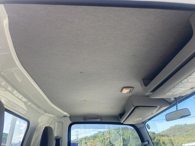 タイタントラック ２ｔ積・ワイド・超ロング・平ボディ・ＡＥＢＳカメラ　２ｔ積　ワイド　超ロング　平ボディ　ＡＥＢＳカメラ　プリクラッシュセーフティ　レーンディパーチャーアラート　坂道発進補助装置　メッキパーツ　Ｂｌｕｅｔｏｏｔｈ付オーディオ　キーレス　超ロング５ｍボディ（34枚目）