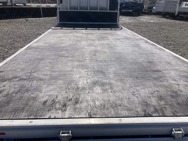 タイタントラック ２ｔ積・ワイド・超ロング・平ボディ・ＡＥＢＳカメラ　２ｔ積　ワイド　超ロング　平ボディ　ＡＥＢＳカメラ　プリクラッシュセーフティ　レーンディパーチャーアラート　坂道発進補助装置　メッキパーツ　Ｂｌｕｅｔｏｏｔｈ付オーディオ　キーレス　超ロング５ｍボディ（35枚目）