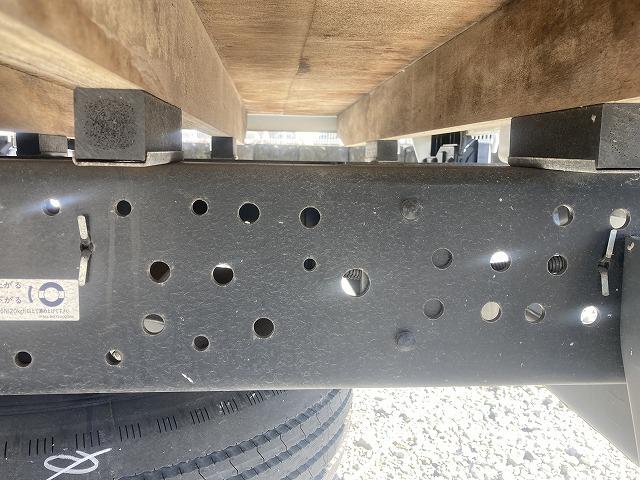 タイタントラック ２ｔ積・ワイド・超ロング・平ボディ・ＡＥＢＳカメラ　２ｔ積　ワイド　超ロング　平ボディ　ＡＥＢＳカメラ　プリクラッシュセーフティ　レーンディパーチャーアラート　坂道発進補助装置　メッキパーツ　Ｂｌｕｅｔｏｏｔｈ付オーディオ　キーレス　超ロング５ｍボディ（39枚目）