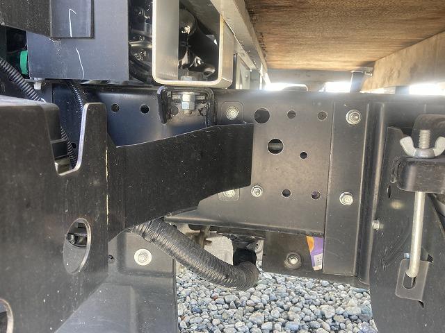 タイタントラック ２ｔ積・ワイド・超ロング・平ボディ・ＡＥＢＳカメラ　２ｔ積　ワイド　超ロング　平ボディ　ＡＥＢＳカメラ　プリクラッシュセーフティ　レーンディパーチャーアラート　坂道発進補助装置　メッキパーツ　Ｂｌｕｅｔｏｏｔｈ付オーディオ　キーレス　超ロング５ｍボディ（43枚目）