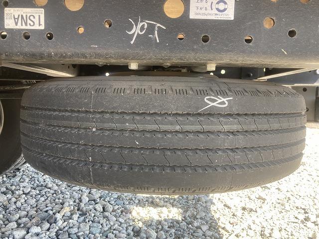 タイタントラック ２ｔ積・ワイド・超ロング・平ボディ・ＡＥＢＳカメラ　２ｔ積　ワイド　超ロング　平ボディ　ＡＥＢＳカメラ　プリクラッシュセーフティ　レーンディパーチャーアラート　坂道発進補助装置　メッキパーツ　Ｂｌｕｅｔｏｏｔｈ付オーディオ　キーレス　超ロング５ｍボディ（48枚目）