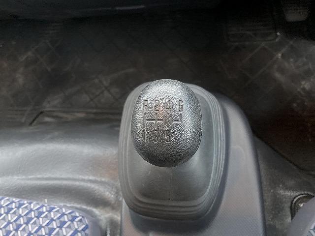 タイタントラック ２ｔ積・ワイド・超ロング・平ボディ・ＡＥＢＳカメラ　２ｔ積　ワイド　超ロング　平ボディ　ＡＥＢＳカメラ　プリクラッシュセーフティ　レーンディパーチャーアラート　坂道発進補助装置　メッキパーツ　Ｂｌｕｅｔｏｏｔｈ付オーディオ　キーレス　超ロング５ｍボディ（53枚目）