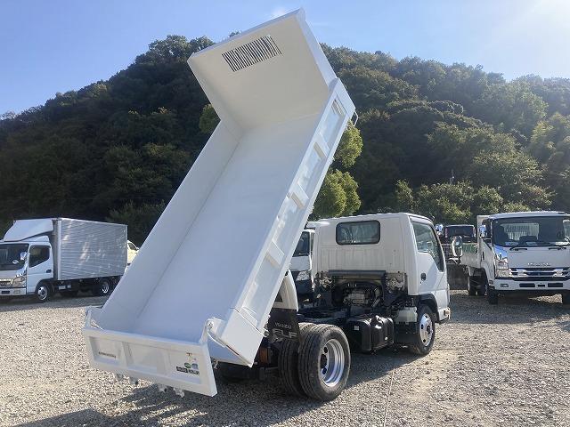 エルフトラック 全低床・強化ダンプ・６ＭＴ・中間ピン　３ｔ積・全低床・強化ダンプ・新明和製ＤＲ２－０１１０ＳＹ・６ＭＴ・中間ピン・坂道発進補助装置・電格ミラー・メッキパーツ・ＥＴＣ・荷台内寸　Ｌ３０６５　Ｗ１６０９　Ｈ３６３（8枚目）