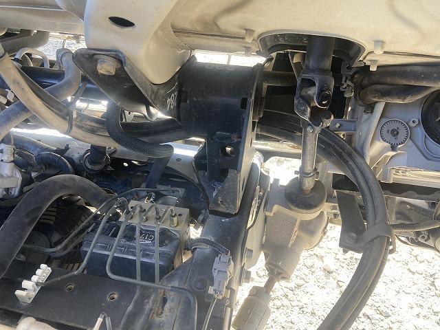 エルフトラック 全低床・強化ダンプ・６ＭＴ・中間ピン　３ｔ積・全低床・強化ダンプ・新明和製ＤＲ２－０１１０ＳＹ・６ＭＴ・中間ピン・坂道発進補助装置・電格ミラー・メッキパーツ・ＥＴＣ・荷台内寸　Ｌ３０６５　Ｗ１６０９　Ｈ３６３（28枚目）