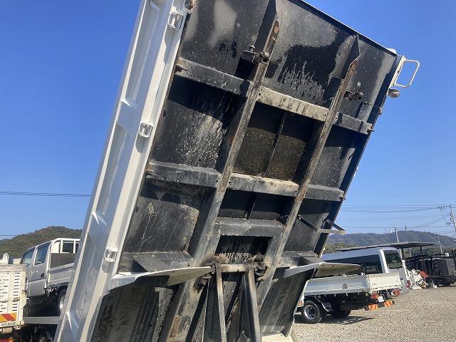 エルフトラック 全低床・強化ダンプ・６ＭＴ・中間ピン　３ｔ積・全低床・強化ダンプ・新明和製ＤＲ２－０１１０ＳＹ・６ＭＴ・中間ピン・坂道発進補助装置・電格ミラー・メッキパーツ・ＥＴＣ・荷台内寸　Ｌ３０６５　Ｗ１６０９　Ｈ３６３（31枚目）