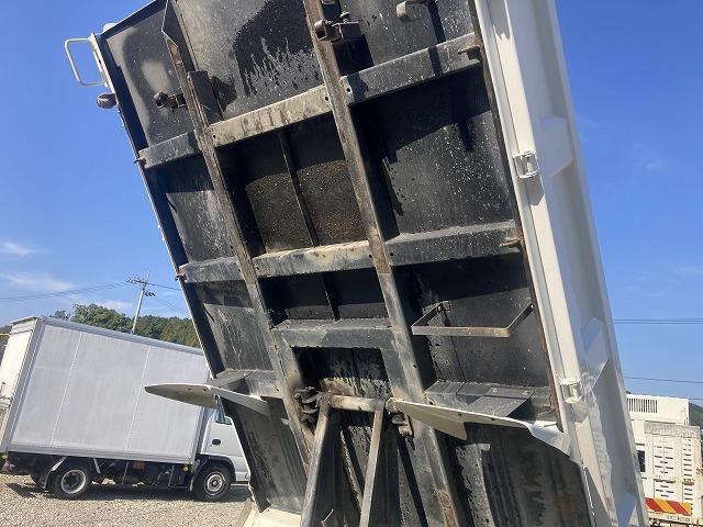 エルフトラック 全低床・強化ダンプ・６ＭＴ・中間ピン　３ｔ積・全低床・強化ダンプ・新明和製ＤＲ２－０１１０ＳＹ・６ＭＴ・中間ピン・坂道発進補助装置・電格ミラー・メッキパーツ・ＥＴＣ・荷台内寸　Ｌ３０６５　Ｗ１６０９　Ｈ３６３（32枚目）