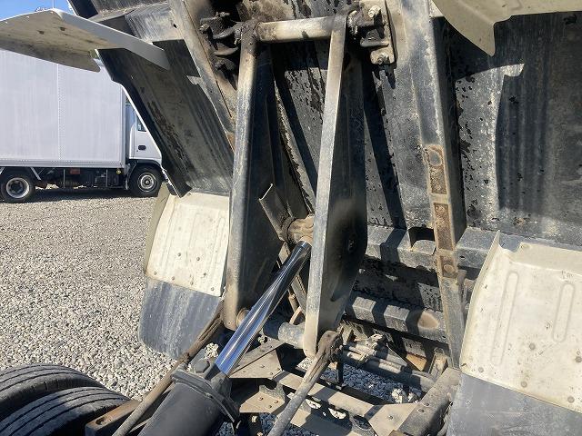 エルフトラック 全低床・強化ダンプ・６ＭＴ・中間ピン　３ｔ積・全低床・強化ダンプ・新明和製ＤＲ２－０１１０ＳＹ・６ＭＴ・中間ピン・坂道発進補助装置・電格ミラー・メッキパーツ・ＥＴＣ・荷台内寸　Ｌ３０６５　Ｗ１６０９　Ｈ３６３（33枚目）