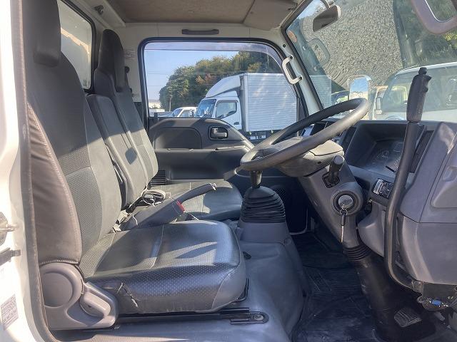 エルフトラック 全低床・強化ダンプ・６ＭＴ・中間ピン　３ｔ積・全低床・強化ダンプ・新明和製ＤＲ２－０１１０ＳＹ・６ＭＴ・中間ピン・坂道発進補助装置・電格ミラー・メッキパーツ・ＥＴＣ・荷台内寸　Ｌ３０６５　Ｗ１６０９　Ｈ３６３（38枚目）