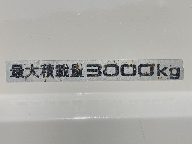 エルフトラック 全低床・強化ダンプ・６ＭＴ・中間ピン　３ｔ積・全低床・強化ダンプ・新明和製ＤＲ２－０１１０ＳＹ・６ＭＴ・中間ピン・坂道発進補助装置・電格ミラー・メッキパーツ・ＥＴＣ・荷台内寸　Ｌ３０６５　Ｗ１６０９　Ｈ３６３（48枚目）