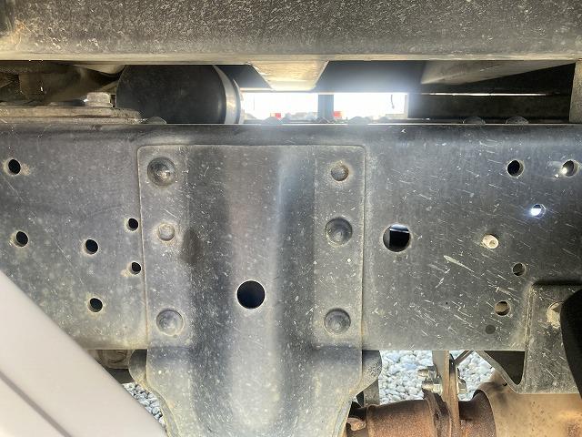 エルフトラック 全低床・強化ダンプ・６ＭＴ・中間ピン　３ｔ積・全低床・強化ダンプ・新明和製ＤＲ２－０１１０ＳＹ・６ＭＴ・中間ピン・坂道発進補助装置・電格ミラー・メッキパーツ・ＥＴＣ・荷台内寸　Ｌ３０６５　Ｗ１６０９　Ｈ３６３（49枚目）