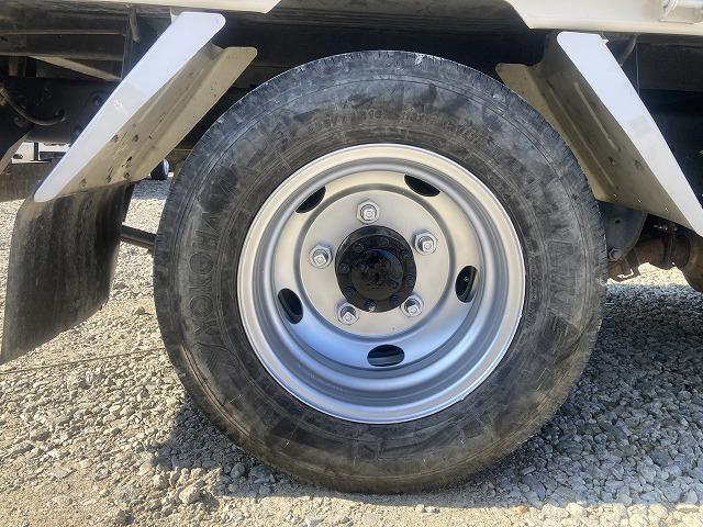 エルフトラック 全低床・強化ダンプ・６ＭＴ・中間ピン　３ｔ積・全低床・強化ダンプ・新明和製ＤＲ２－０１１０ＳＹ・６ＭＴ・中間ピン・坂道発進補助装置・電格ミラー・メッキパーツ・ＥＴＣ・荷台内寸　Ｌ３０６５　Ｗ１６０９　Ｈ３６３（62枚目）