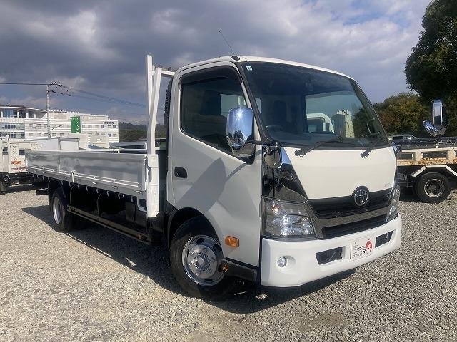 ダイナトラック ４．５５ｔ積・５５０ボディ・６ＭＴ　４．５５ｔ積　５５０ボディ　６ＭＴ　メッキパーツ　ＥＴＣ　エコモードスイッチ　アシストゲート　床フック　鳥居加工　荷台内寸　Ｌ５４９２　Ｗ２１１５　Ｈ３３９（3枚目）