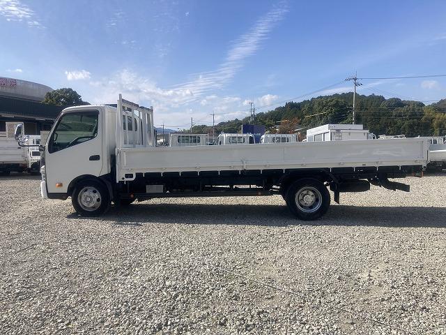 ダイナトラック ４．５５ｔ積・５５０ボディ・６ＭＴ　４．５５ｔ積　５５０ボディ　６ＭＴ　メッキパーツ　ＥＴＣ　エコモードスイッチ　アシストゲート　床フック　鳥居加工　荷台内寸　Ｌ５４９２　Ｗ２１１５　Ｈ３３９（4枚目）