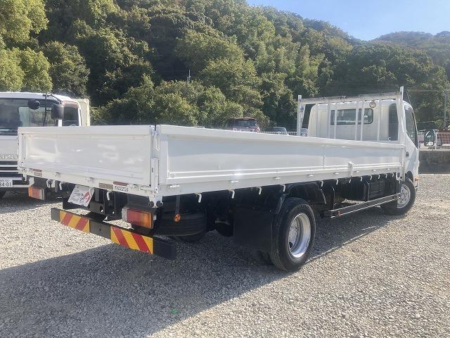 ダイナトラック ４．５５ｔ積・５５０ボディ・６ＭＴ　４．５５ｔ積　５５０ボディ　６ＭＴ　メッキパーツ　ＥＴＣ　エコモードスイッチ　アシストゲート　床フック　鳥居加工　荷台内寸　Ｌ５４９２　Ｗ２１１５　Ｈ３３９（8枚目）