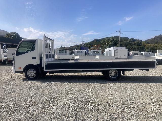 ダイナトラック ４．５５ｔ積・５５０ボディ・６ＭＴ　４．５５ｔ積　５５０ボディ　６ＭＴ　メッキパーツ　ＥＴＣ　エコモードスイッチ　アシストゲート　床フック　鳥居加工　荷台内寸　Ｌ５４９２　Ｗ２１１５　Ｈ３３９（12枚目）