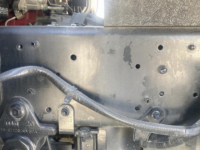 ダイナトラック ４．５５ｔ積・５５０ボディ・６ＭＴ　４．５５ｔ積　５５０ボディ　６ＭＴ　メッキパーツ　ＥＴＣ　エコモードスイッチ　アシストゲート　床フック　鳥居加工　荷台内寸　Ｌ５４９２　Ｗ２１１５　Ｈ３３９（32枚目）