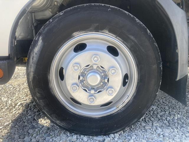 ダイナトラック ４．５５ｔ積・５５０ボディ・６ＭＴ　４．５５ｔ積　５５０ボディ　６ＭＴ　メッキパーツ　ＥＴＣ　エコモードスイッチ　アシストゲート　床フック　鳥居加工　荷台内寸　Ｌ５４９２　Ｗ２１１５　Ｈ３３９（34枚目）