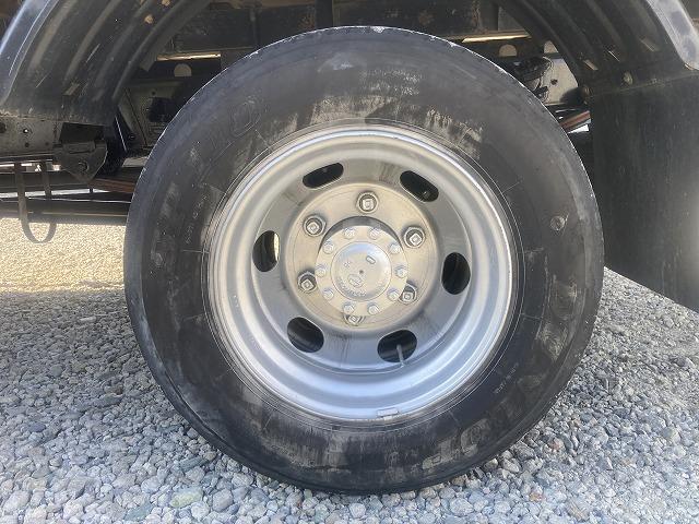 ダイナトラック ４．５５ｔ積・５５０ボディ・６ＭＴ　４．５５ｔ積　５５０ボディ　６ＭＴ　メッキパーツ　ＥＴＣ　エコモードスイッチ　アシストゲート　床フック　鳥居加工　荷台内寸　Ｌ５４９２　Ｗ２１１５　Ｈ３３９（35枚目）