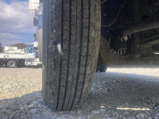 ダイナトラック ４．５５ｔ積・５５０ボディ・６ＭＴ　４．５５ｔ積　５５０ボディ　６ＭＴ　メッキパーツ　ＥＴＣ　エコモードスイッチ　アシストゲート　床フック　鳥居加工　荷台内寸　Ｌ５４９２　Ｗ２１１５　Ｈ３３９（37枚目）