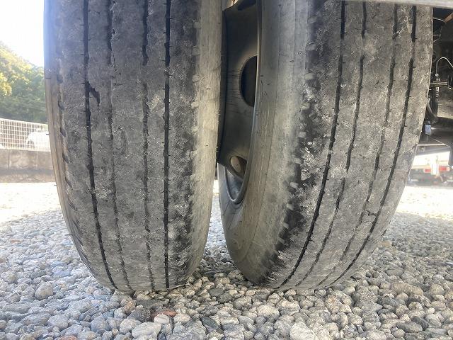 ダイナトラック ４．５５ｔ積・５５０ボディ・６ＭＴ　４．５５ｔ積　５５０ボディ　６ＭＴ　メッキパーツ　ＥＴＣ　エコモードスイッチ　アシストゲート　床フック　鳥居加工　荷台内寸　Ｌ５４９２　Ｗ２１１５　Ｈ３３９（39枚目）