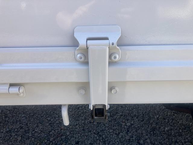 ダイナトラック ４．５５ｔ積・５５０ボディ・６ＭＴ　４．５５ｔ積　５５０ボディ　６ＭＴ　メッキパーツ　ＥＴＣ　エコモードスイッチ　アシストゲート　床フック　鳥居加工　荷台内寸　Ｌ５４９２　Ｗ２１１５　Ｈ３３９（49枚目）