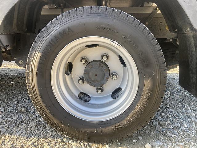 デュトロ 2t積・Wキャブ・LEDヘッドライト・10尺・6MT 2t積・Wキャブ・LEDヘッドライト・10尺・6MT・坂道発進補助装置・電格ミラー・エコモードスイッチ・メッキパーツ・ETC・荷台内寸 L2094 W1609 H379(38枚目)