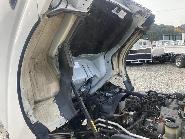 トヨエース １．２５ｔ積・平ボディ・１０尺・普通免許対応・ＡＴ　１．２５ｔ積・平ボディ・１０尺・普通免許対応・ＡＴ・ドアバイザー・マット・フォグランプ・荷台内寸　Ｌ３１０７　Ｗ１６３２　Ｈ３７６（17枚目）