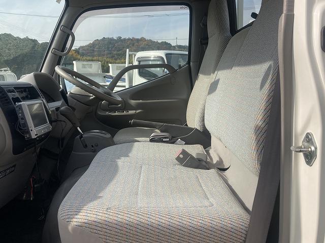 トヨエース １．２５ｔ積・平ボディ・１０尺・普通免許対応・ＡＴ　１．２５ｔ積・平ボディ・１０尺・普通免許対応・ＡＴ・ドアバイザー・マット・フォグランプ・荷台内寸　Ｌ３１０７　Ｗ１６３２　Ｈ３７６（26枚目）