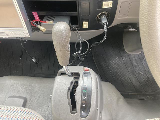 トヨエース １．２５ｔ積・平ボディ・１０尺・普通免許対応・ＡＴ　１．２５ｔ積・平ボディ・１０尺・普通免許対応・ＡＴ・ドアバイザー・マット・フォグランプ・荷台内寸　Ｌ３１０７　Ｗ１６３２　Ｈ３７６（29枚目）