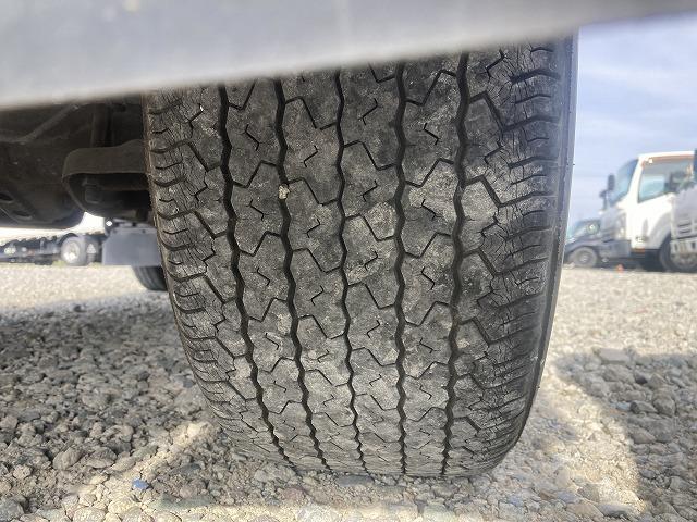 トヨエース １．２５ｔ積・平ボディ・１０尺・普通免許対応・ＡＴ　１．２５ｔ積・平ボディ・１０尺・普通免許対応・ＡＴ・ドアバイザー・マット・フォグランプ・荷台内寸　Ｌ３１０７　Ｗ１６３２　Ｈ３７６（36枚目）