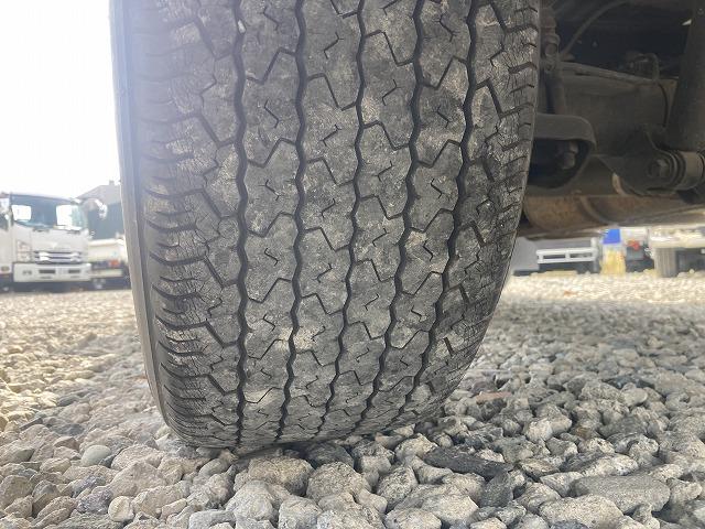 トヨエース １．２５ｔ積・平ボディ・１０尺・普通免許対応・ＡＴ　１．２５ｔ積・平ボディ・１０尺・普通免許対応・ＡＴ・ドアバイザー・マット・フォグランプ・荷台内寸　Ｌ３１０７　Ｗ１６３２　Ｈ３７６（37枚目）