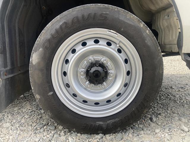 トヨエース １．２５ｔ積・平ボディ・１０尺・普通免許対応・ＡＴ　１．２５ｔ積・平ボディ・１０尺・普通免許対応・ＡＴ・ドアバイザー・マット・フォグランプ・荷台内寸　Ｌ３１０７　Ｗ１６３２　Ｈ３７６（42枚目）