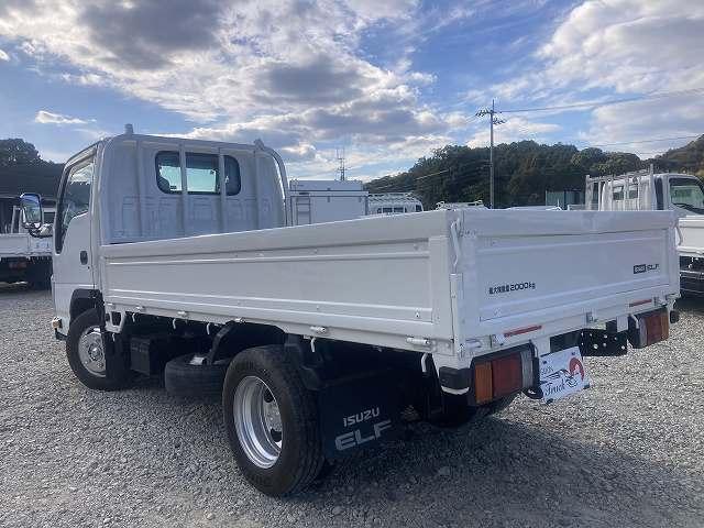 エルフトラック 2t積・平ボディ・5MT・全低床 2t積・平ボディ・5MT・全低床・坂道発進補助装置・電格ミラー・メッキパーツ・シートカバー・キーレス・エコモードスイッチ・フォグ・ETC・ゲートチェーン・荷台内寸 L3134 W1630 H368(6枚目)