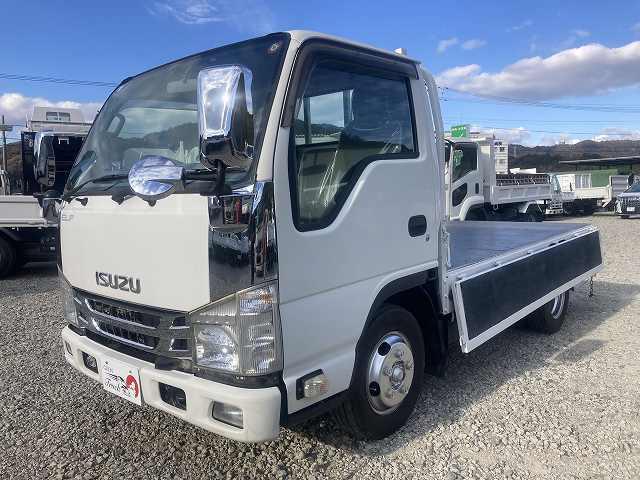 エルフトラック 2t積・平ボディ・5MT・全低床 2t積・平ボディ・5MT・全低床・坂道発進補助装置・電格ミラー・メッキパーツ・シートカバー・キーレス・エコモードスイッチ・フォグ・ETC・ゲートチェーン・荷台内寸 L3134 W1630 H368(10枚目)