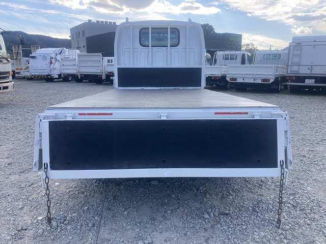 エルフトラック 2t積・平ボディ・5MT・全低床 2t積・平ボディ・5MT・全低床・坂道発進補助装置・電格ミラー・メッキパーツ・シートカバー・キーレス・エコモードスイッチ・フォグ・ETC・ゲートチェーン・荷台内寸 L3134 W1630 H368(14枚目)