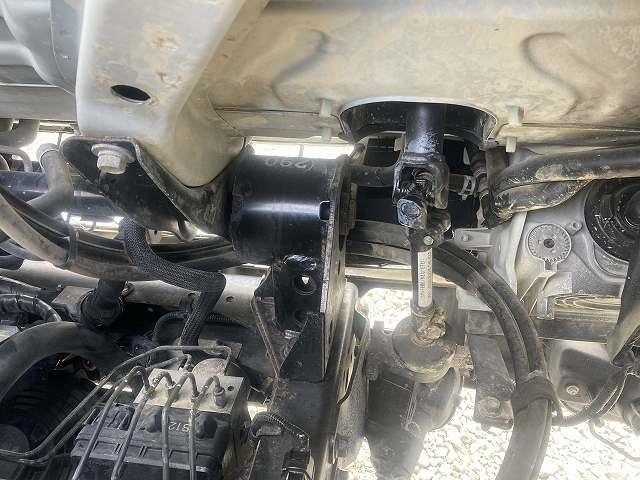 エルフトラック 2t積・平ボディ・5MT・全低床 2t積・平ボディ・5MT・全低床・坂道発進補助装置・電格ミラー・メッキパーツ・シートカバー・キーレス・エコモードスイッチ・フォグ・ETC・ゲートチェーン・荷台内寸 L3134 W1630 H368(21枚目)