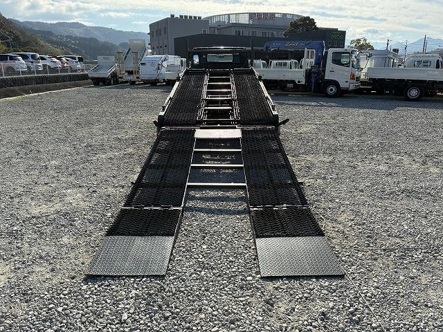 キャンター ３．１ｔ積・２台積・花見台・６ＭＴ　３．１ｔ積・２台積・花見台・６ＭＴ・坂道発進補助装置・電格ミラー・メッキパーツ・ＥＴＣ・ラジコン・外テール・ウィンチ（14枚目）