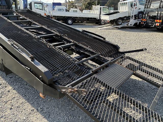 キャンター ３．１ｔ積・２台積・花見台・６ＭＴ　３．１ｔ積・２台積・花見台・６ＭＴ・坂道発進補助装置・電格ミラー・メッキパーツ・ＥＴＣ・ラジコン・外テール・ウィンチ（24枚目）