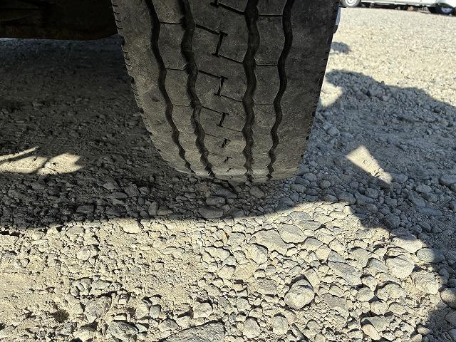 キャンター ３．１ｔ積・２台積・花見台・６ＭＴ　３．１ｔ積・２台積・花見台・６ＭＴ・坂道発進補助装置・電格ミラー・メッキパーツ・ＥＴＣ・ラジコン・外テール・ウィンチ（39枚目）